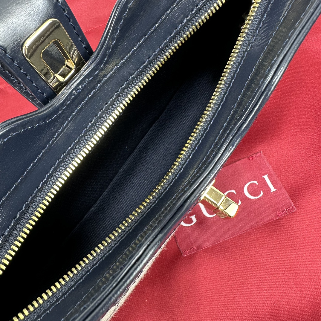 Gucci Hobo Bags